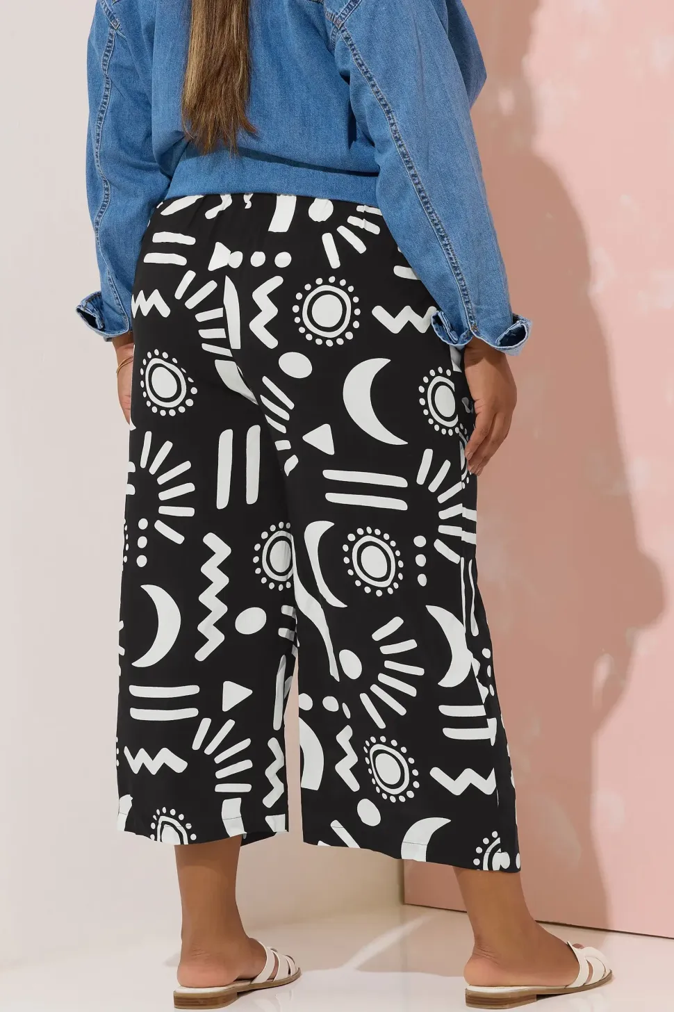 Abstract Print Wide Leg Cropped Trousers