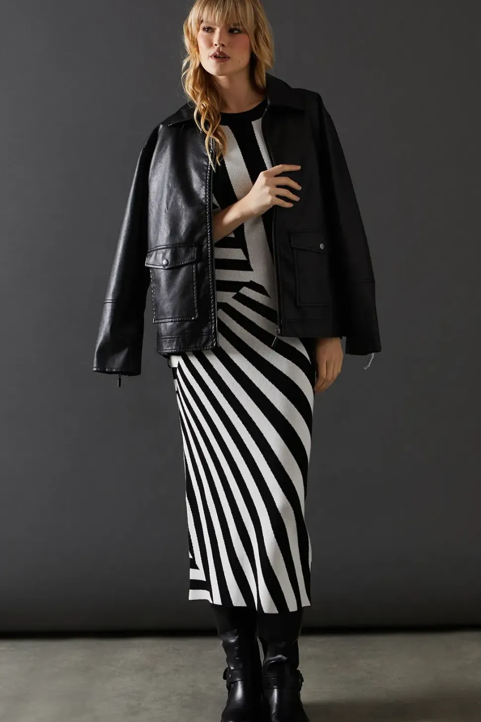 Abstract Stripe Racer Neck Knitted Midaxi Dress