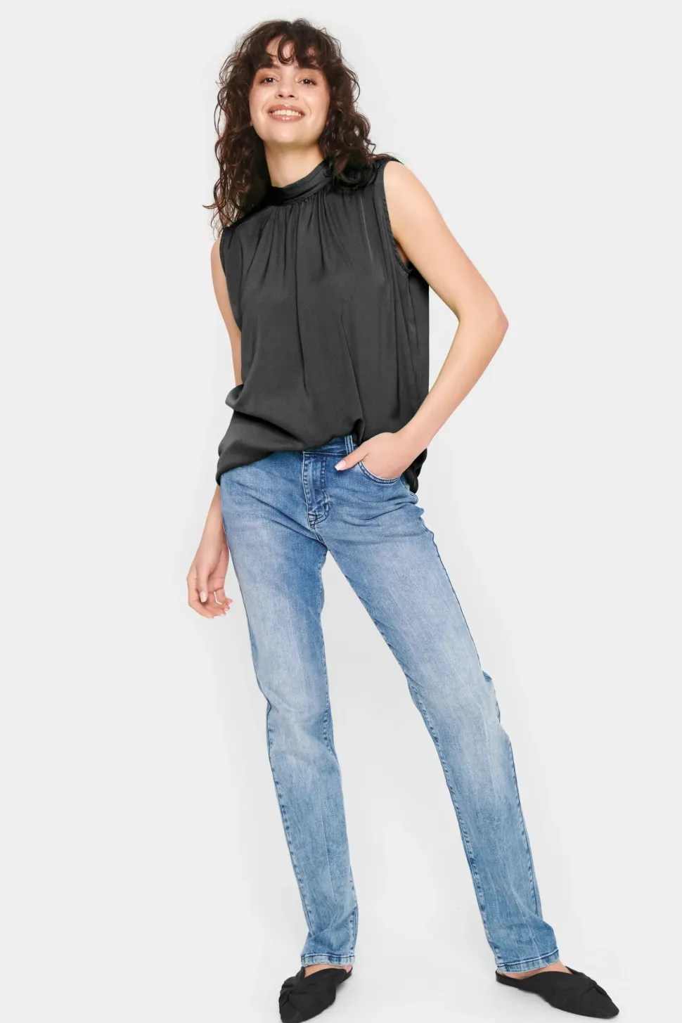 Aileen Sleeveless Pleat Blouse-