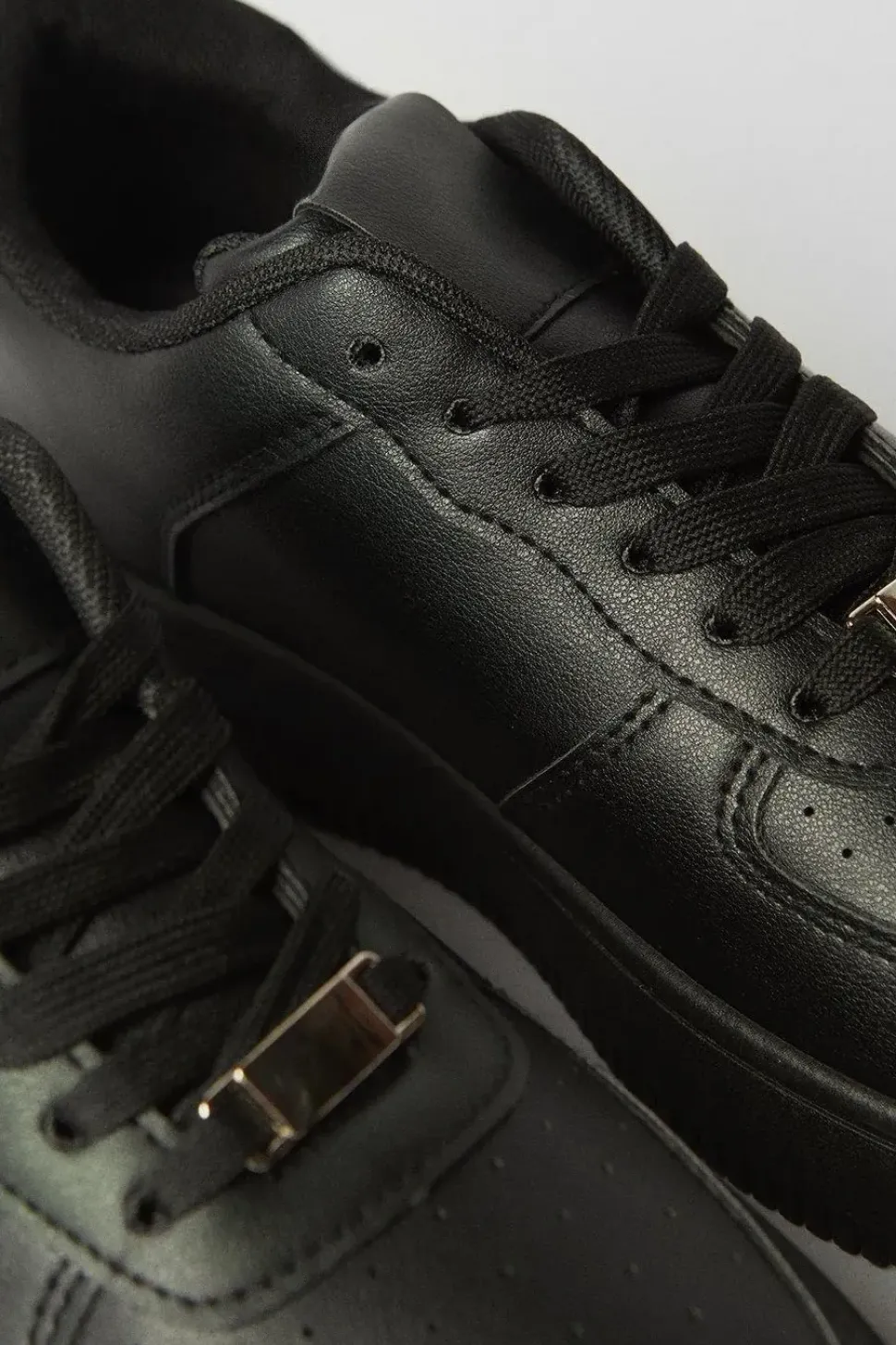 Barrett Lace Up Trainer