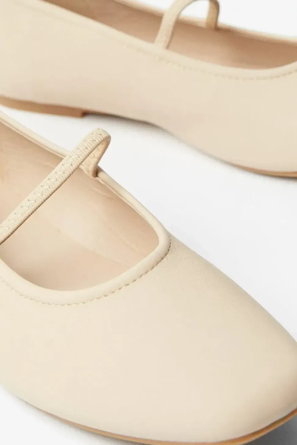 Belarus Elastic Strap Soft Square Toe Ballet Pumps