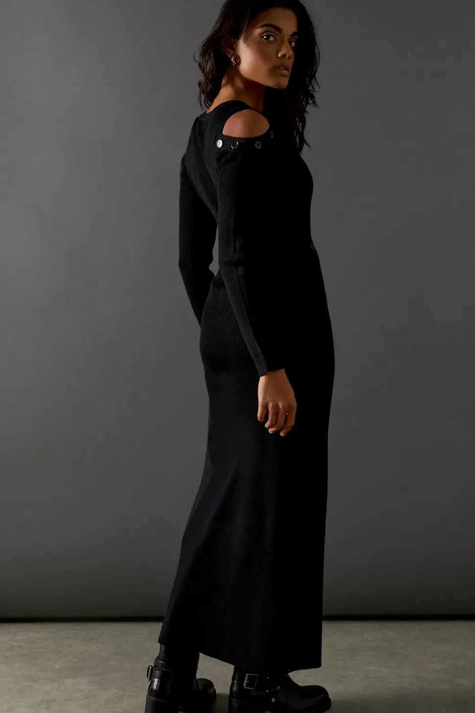Button Detail Cold Shoulder Ribbed Midaxi Dress