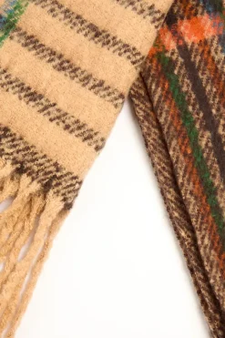 Checked Fluffy Scarf
