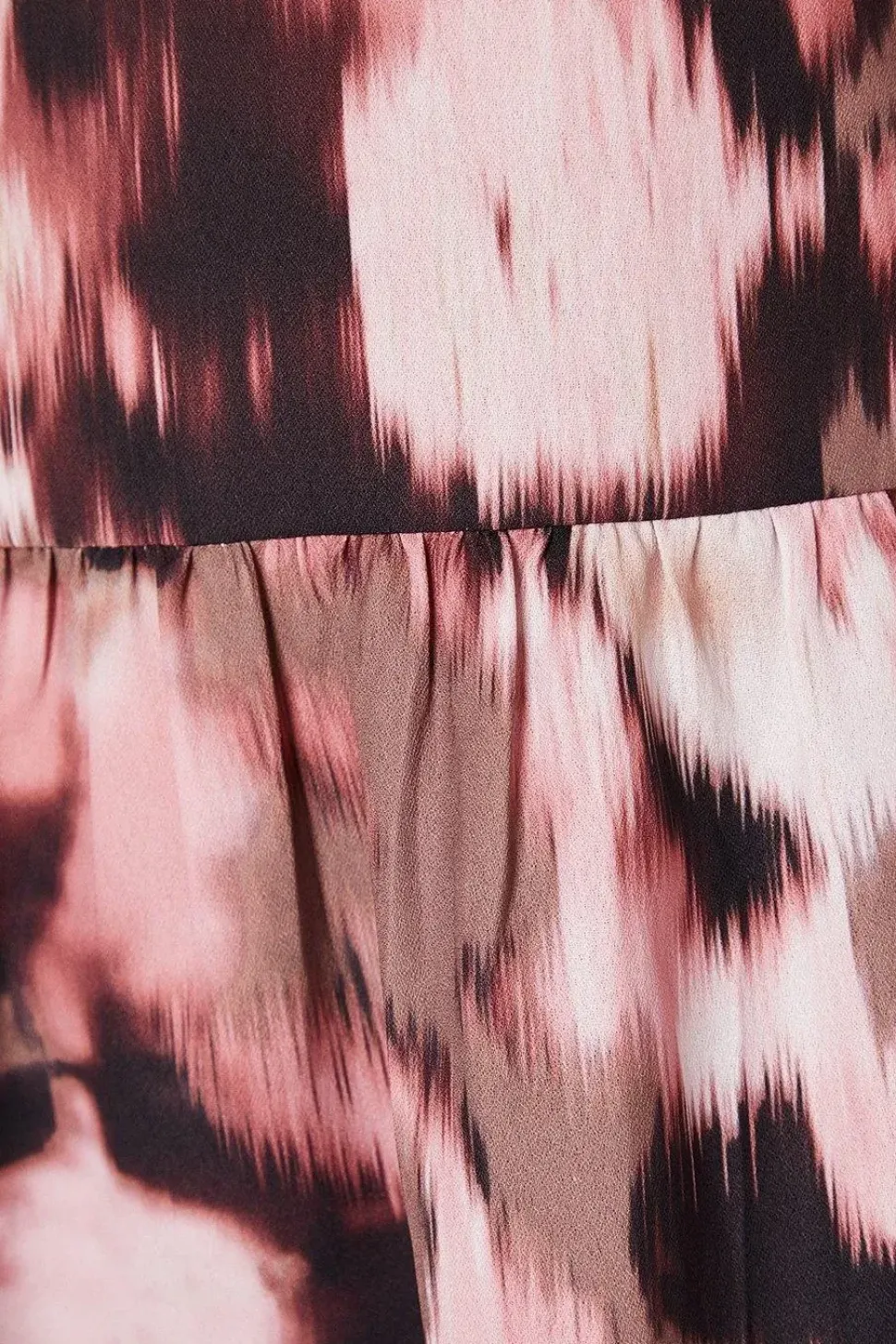 Curve Empire Seam Smock Top Blurred Floral