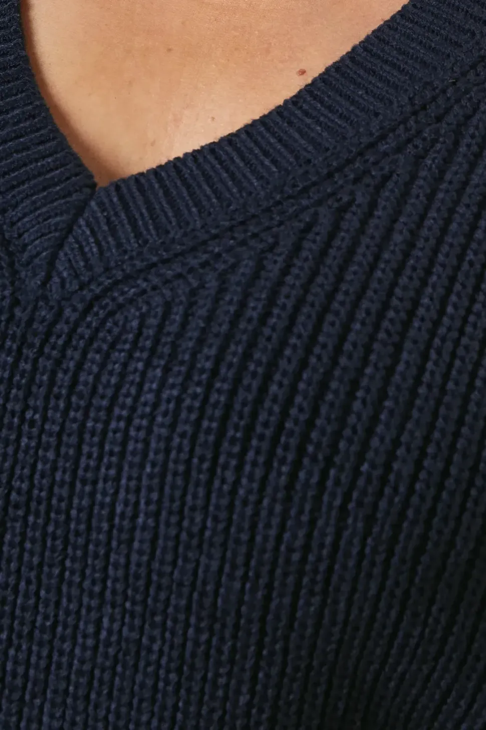 Curve Ribbed V Neck Jumper