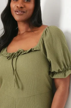 Curve Ruffle Neck Jumpsuit