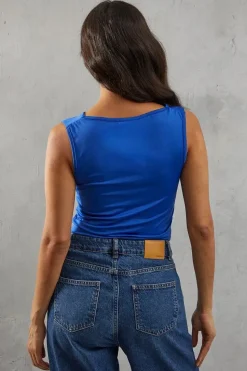 Cut Out Twist Front Jersey Body Fit Top