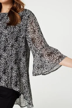 Ditsy Floral Flare Sleeve Curve Hem Blouse