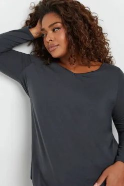 Essential Long Sleeve V-Neck Top