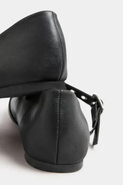 Extra Wide Fit Buckle Detail Shoes