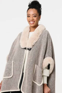 Faux Fur Trim 1/2 Sleeve Buckled Poncho