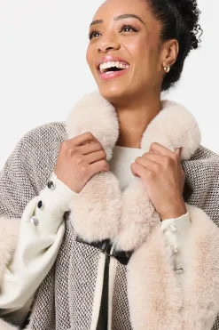 Faux Fur Trim 1/2 Sleeve Buckled Poncho