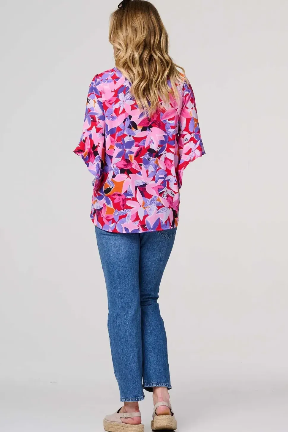 Floral Curve Hem 2/3 Sleeve Top