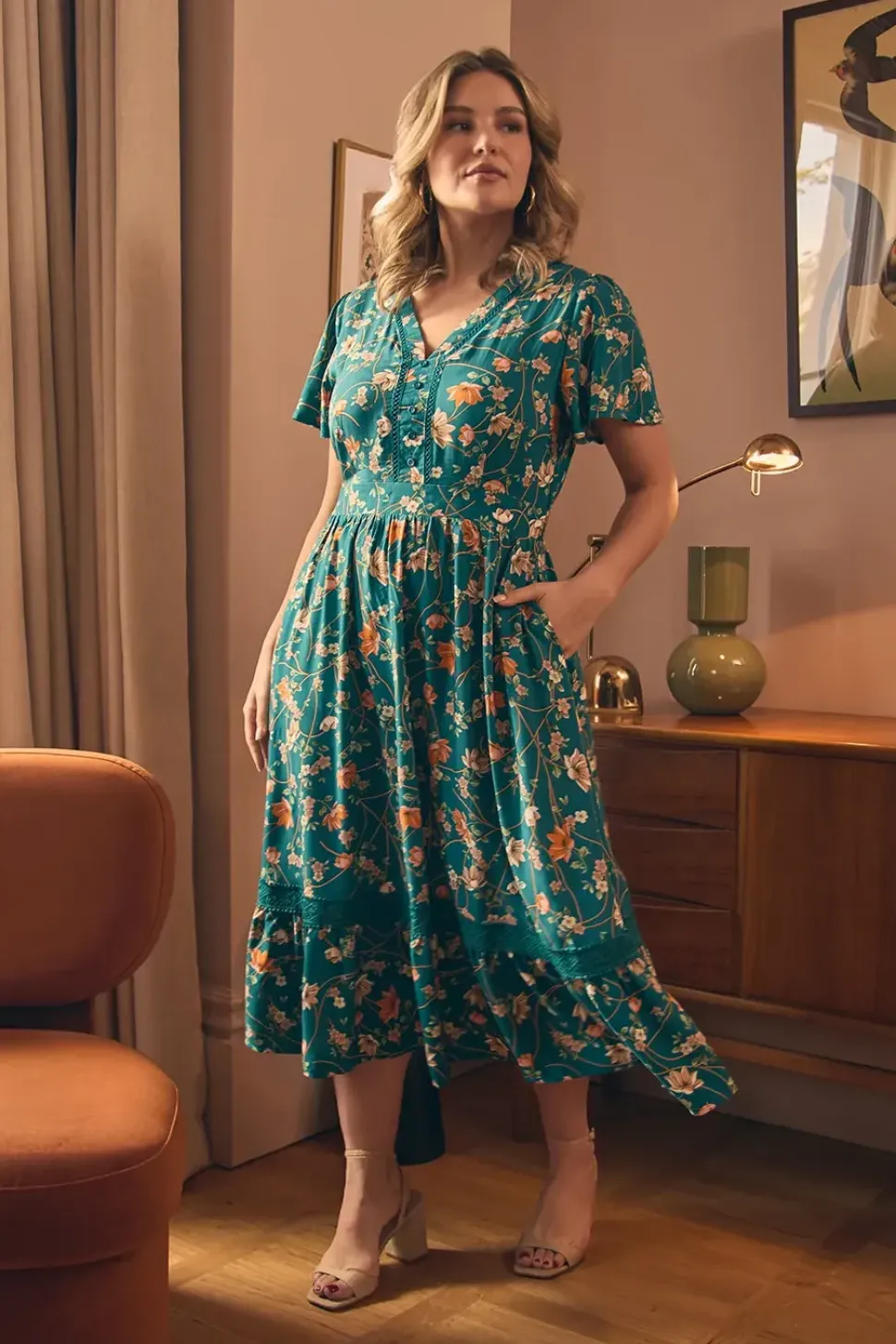 Floral Lace Trim Short Sleeve Midi Dress
