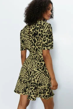 Fluted Hem Tie Waist Flippy Dress