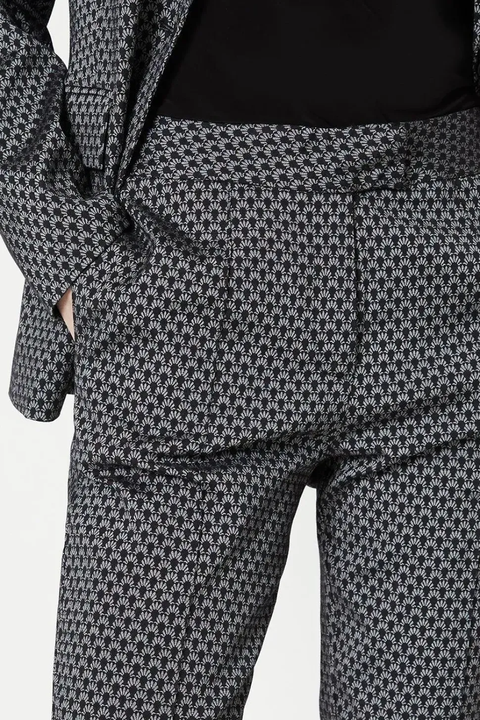 Geo Jaquard Tapered Trouser