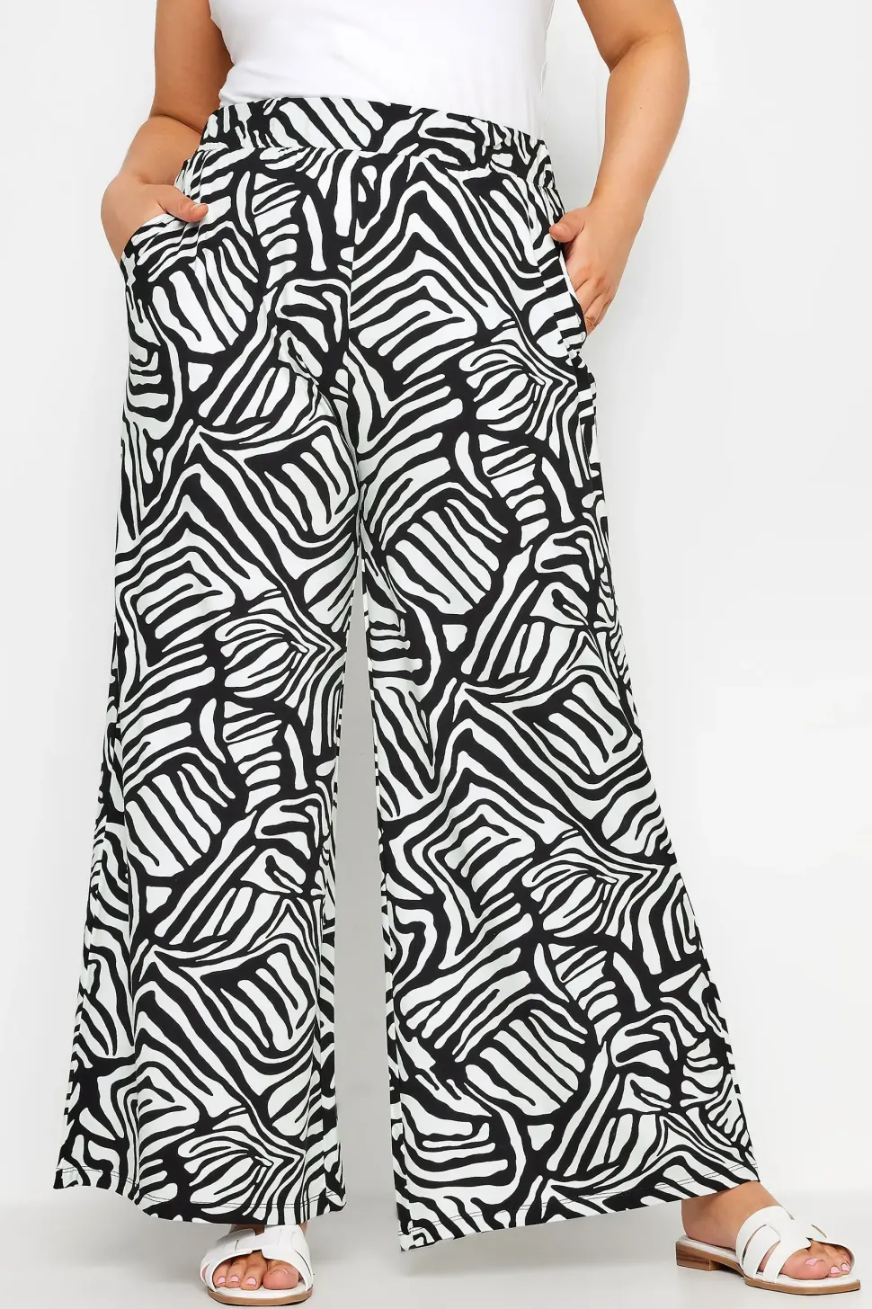 Geometric Print Wide Leg Trousers