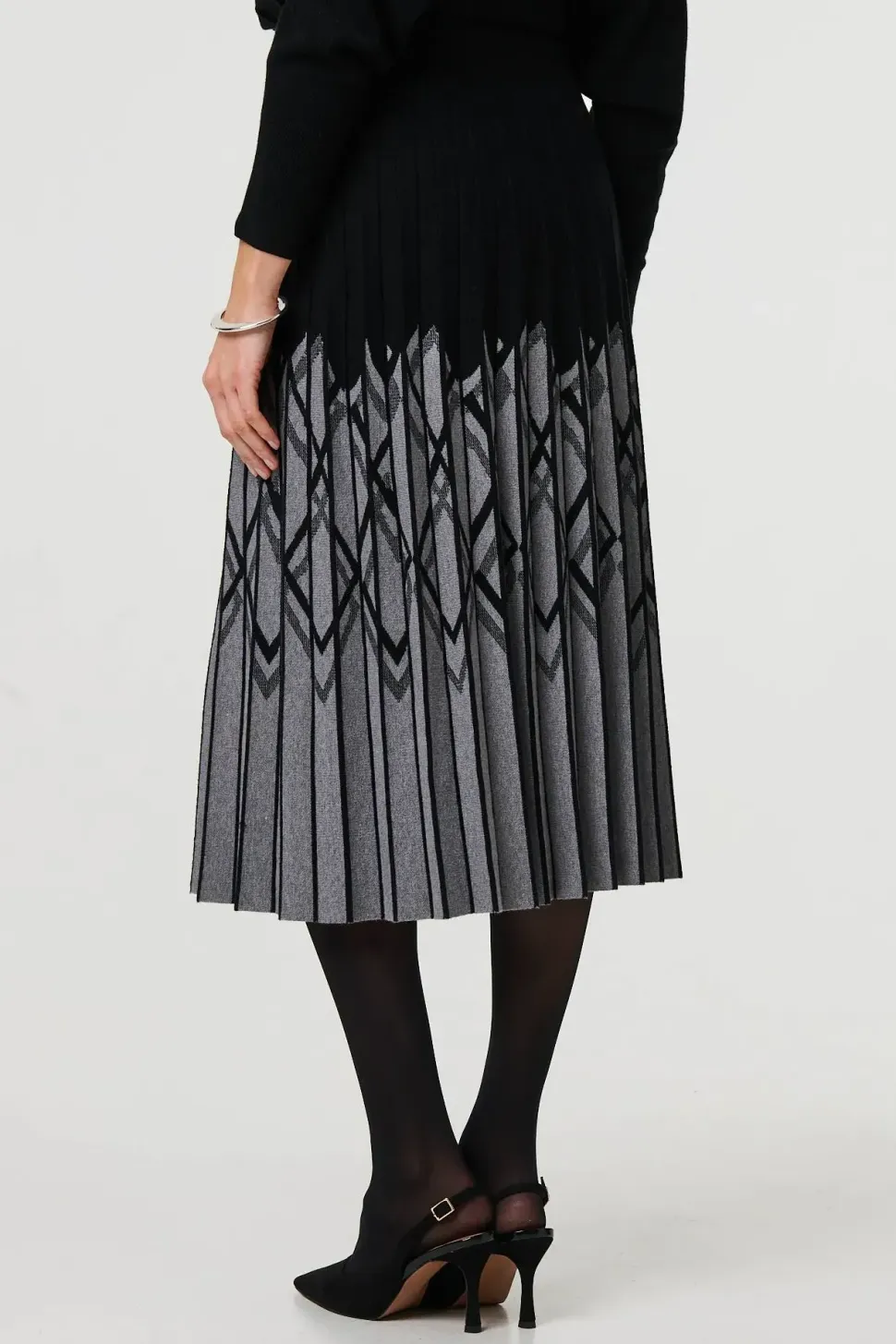 Geo Print Pleated Knit Midi Skirt