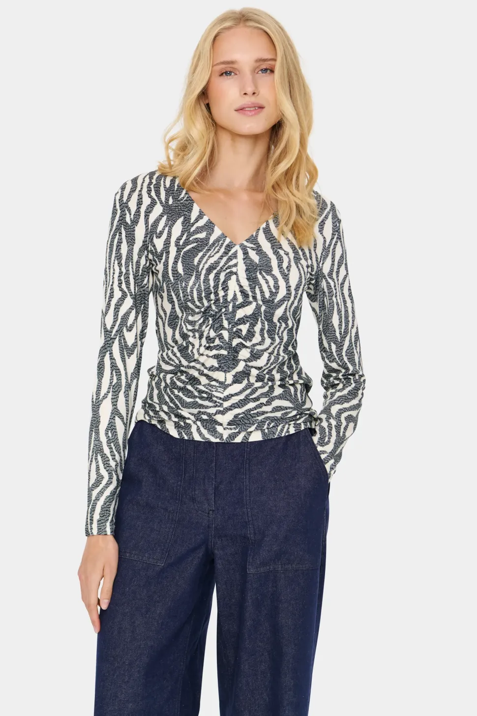 GhitaSZ V-neck Slim Fit Printed Blouse-
