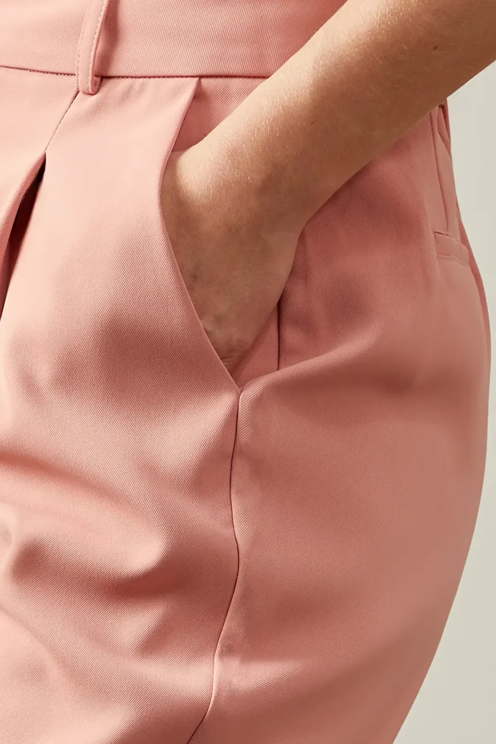 Horn Button Tapered Trousers