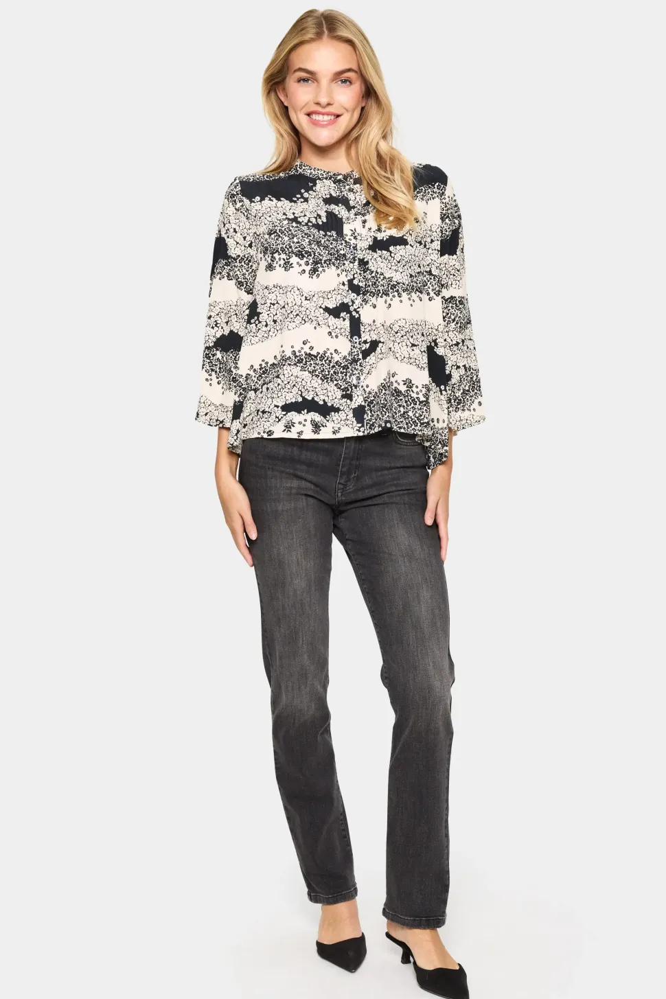 IselinSZ Round Neck 3/4 Sleeves Shirt-