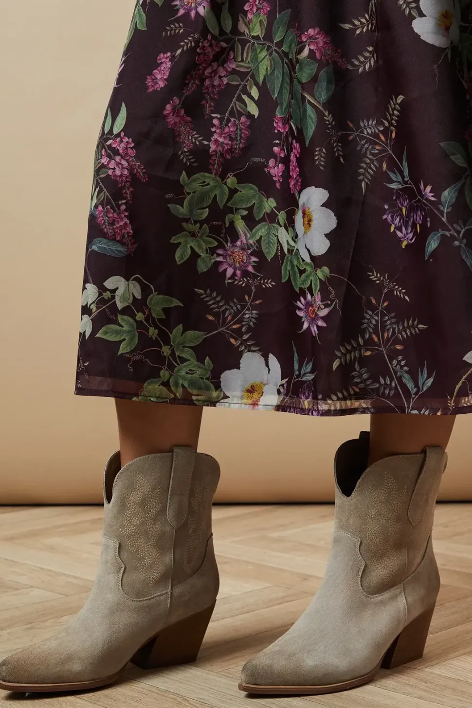 Jedda Leather Stitch Detail Western Ankle Boots