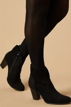 Juniper Micro Dip Front Western Cowboy Ankle Boot