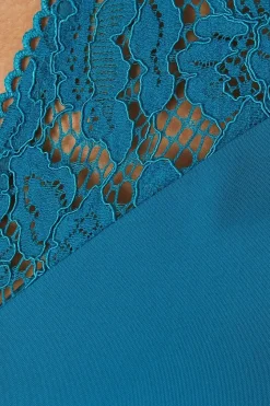 Lace Ruffle Sleeve Shift Dress