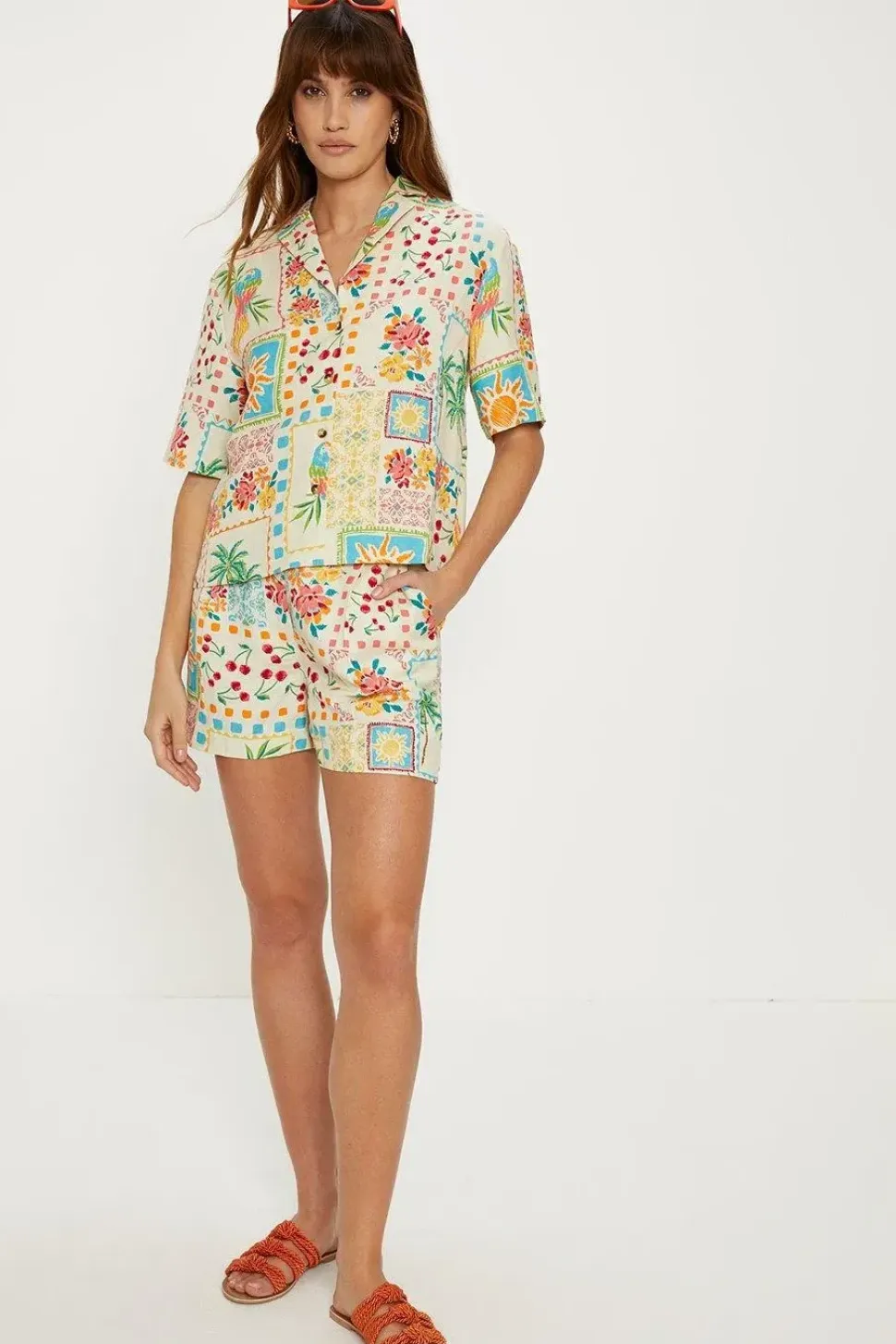 Linen Mix Patch Print Shorts