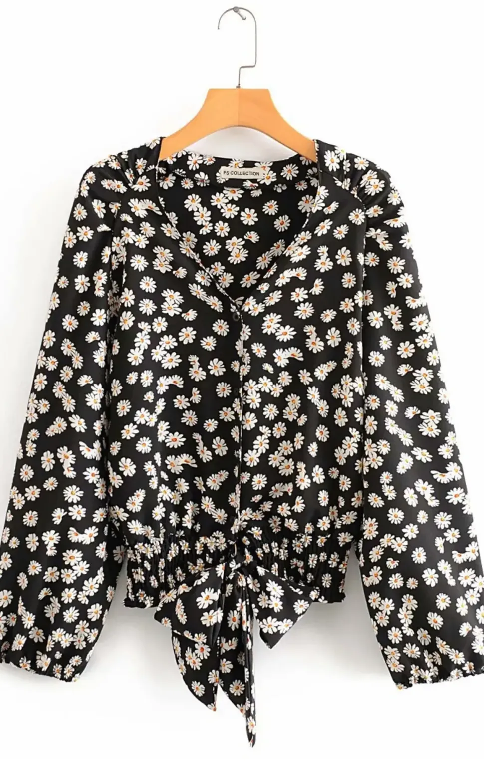 Long Sleeves Cropped Daisy Floral Print Blouse In Black