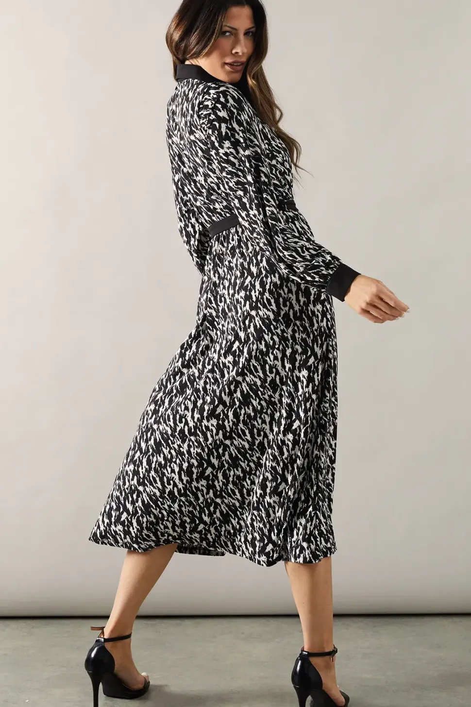 Mono Animal Contrast Collar Detail Midi Dress