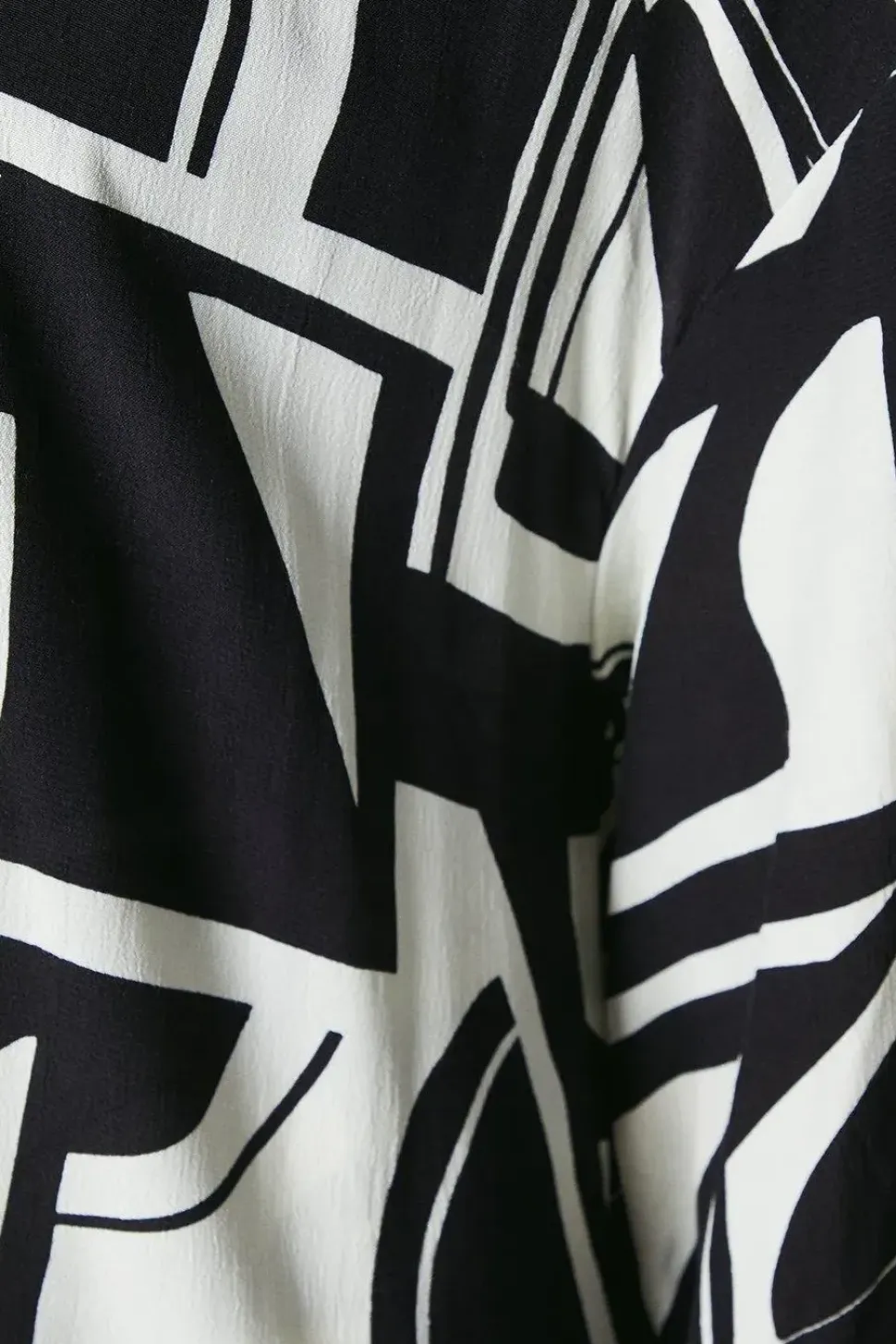 Mono Geo Printed Longline Kimono