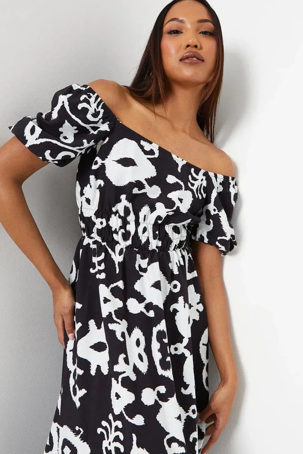 Mono Shirred Waist Square Neck Midi Dress