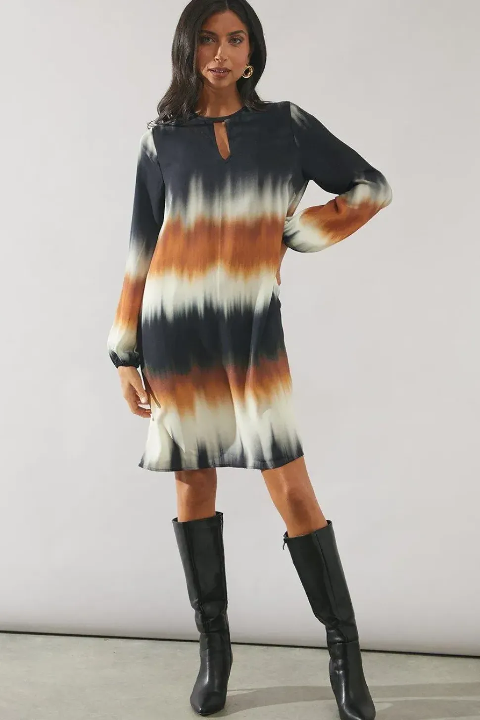 Ombre Keyhole Detail Shift Dress