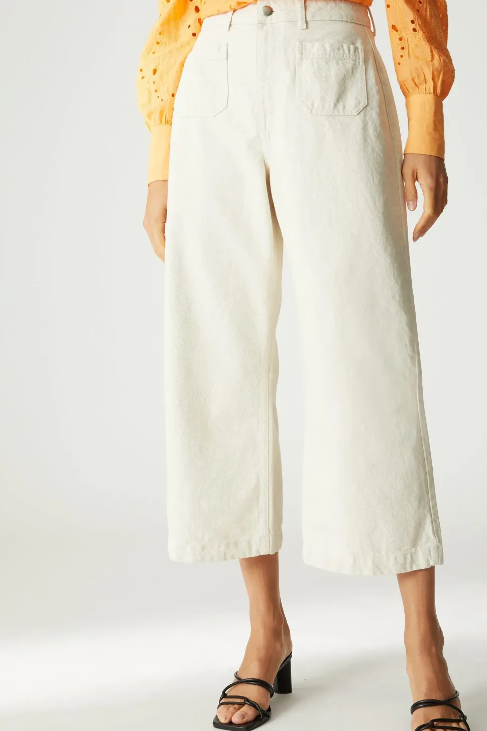Patch Pocket Wide Leg Crop Trousers
