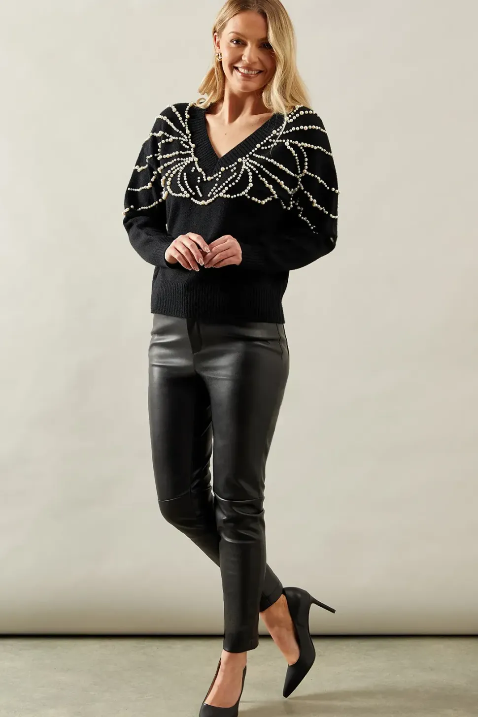 Pearl Embellished V Neck Knitted Jumper