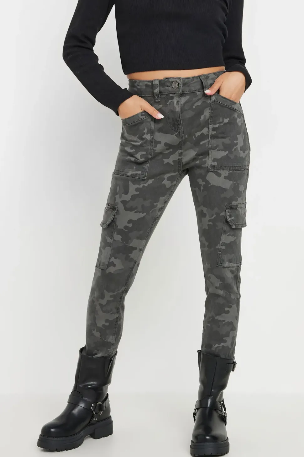 Petite Camo Cargo Skinny Jeans