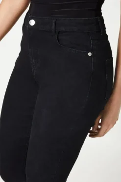 Petite Comfort Stretch Slim Jeans
