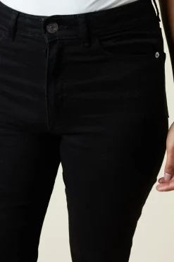 Petite Comfort Stretch Slim Mom Jean