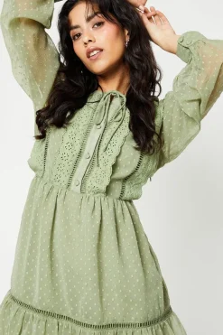 Petite Dobby Scallop Trim Detail Mini Dress