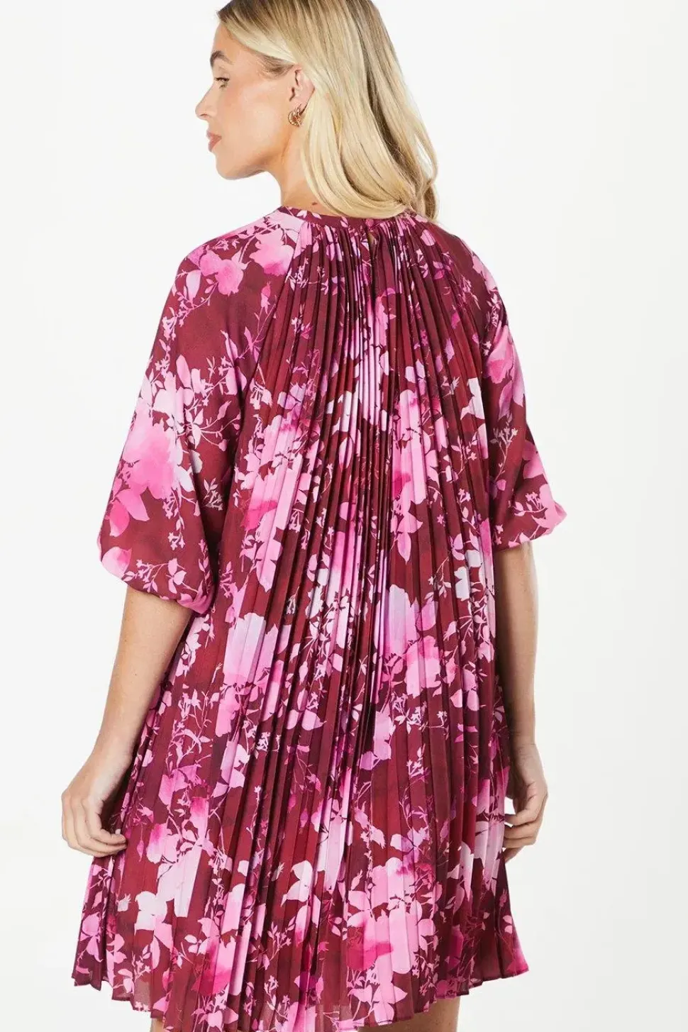 Petite Floral Pleated 3/4 Sleeve Shift Dress