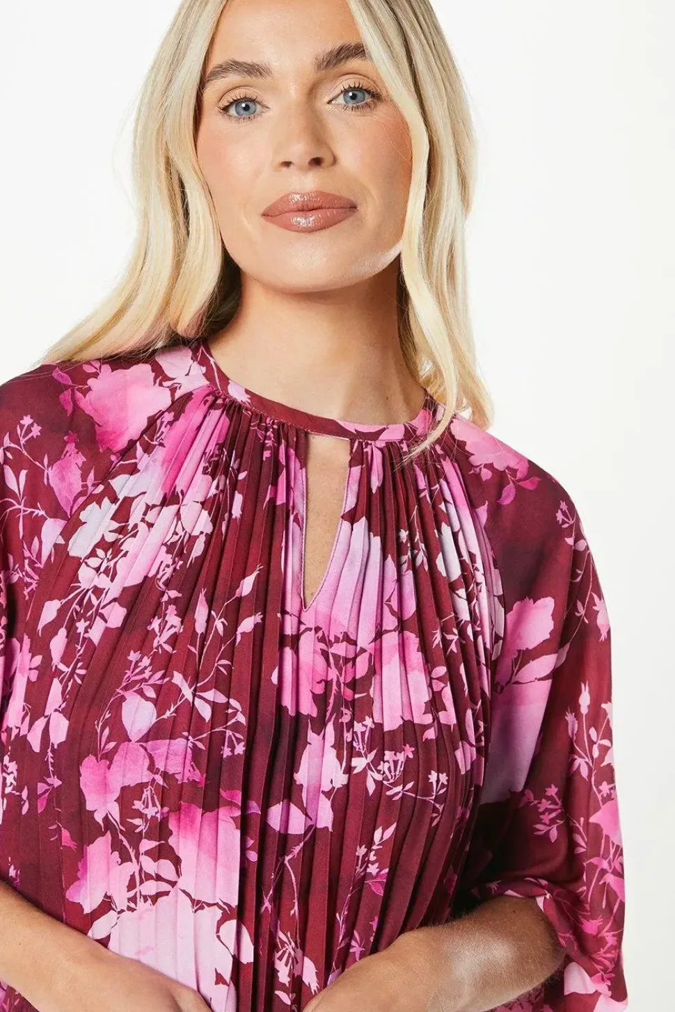Petite Floral Pleated 3/4 Sleeve Shift Dress