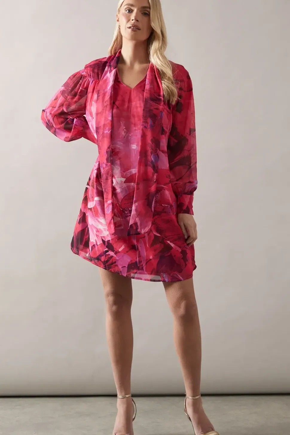 Petite Floral Print Tie Neck Shift Mini Dress