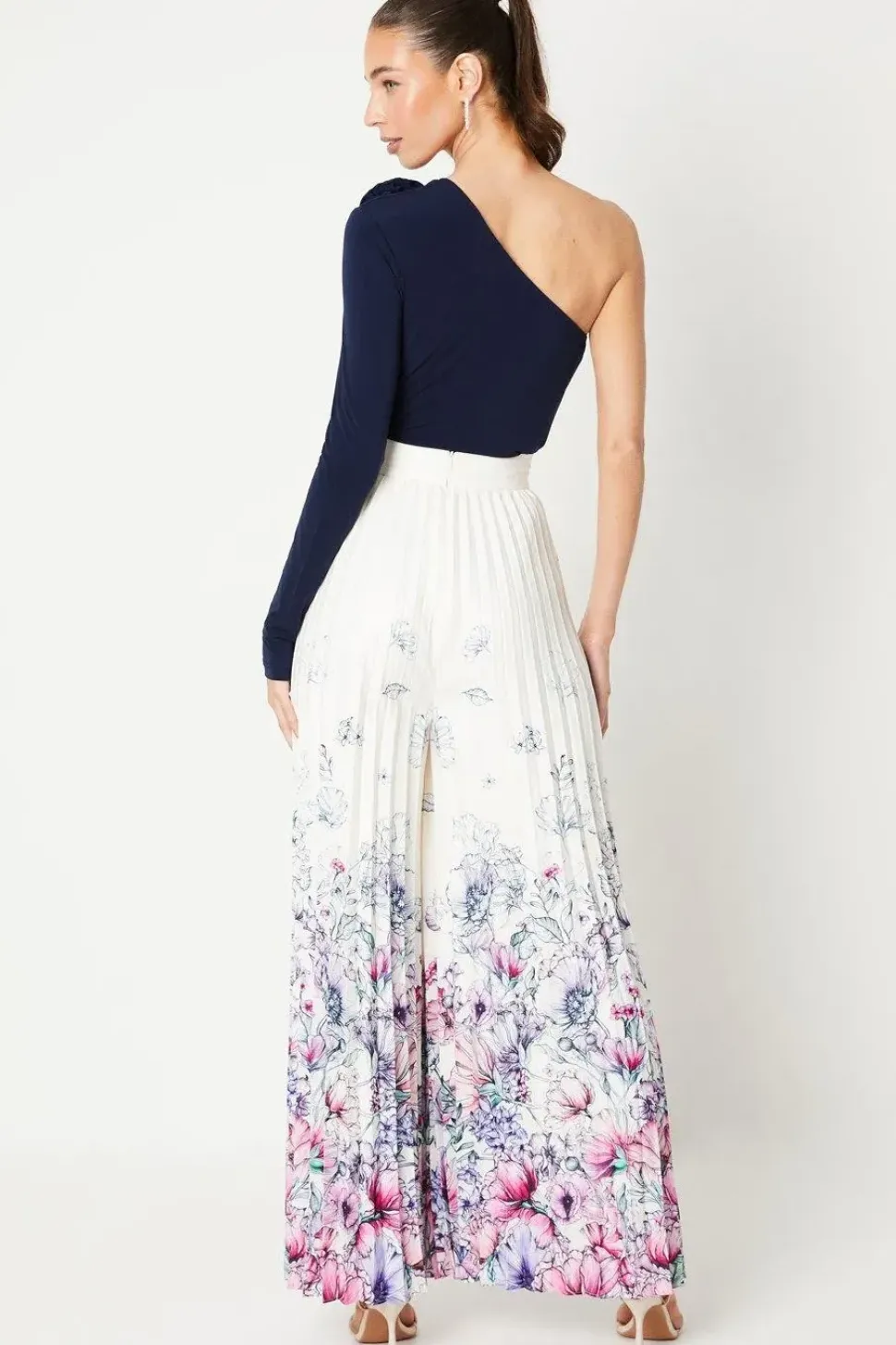 Petite Pleated Wide Leg Trouser In Floral Print