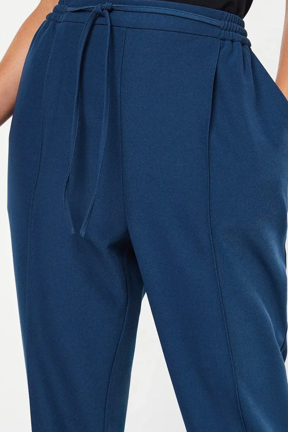 Petite Pull On Elastic Waist Tapered Trouser