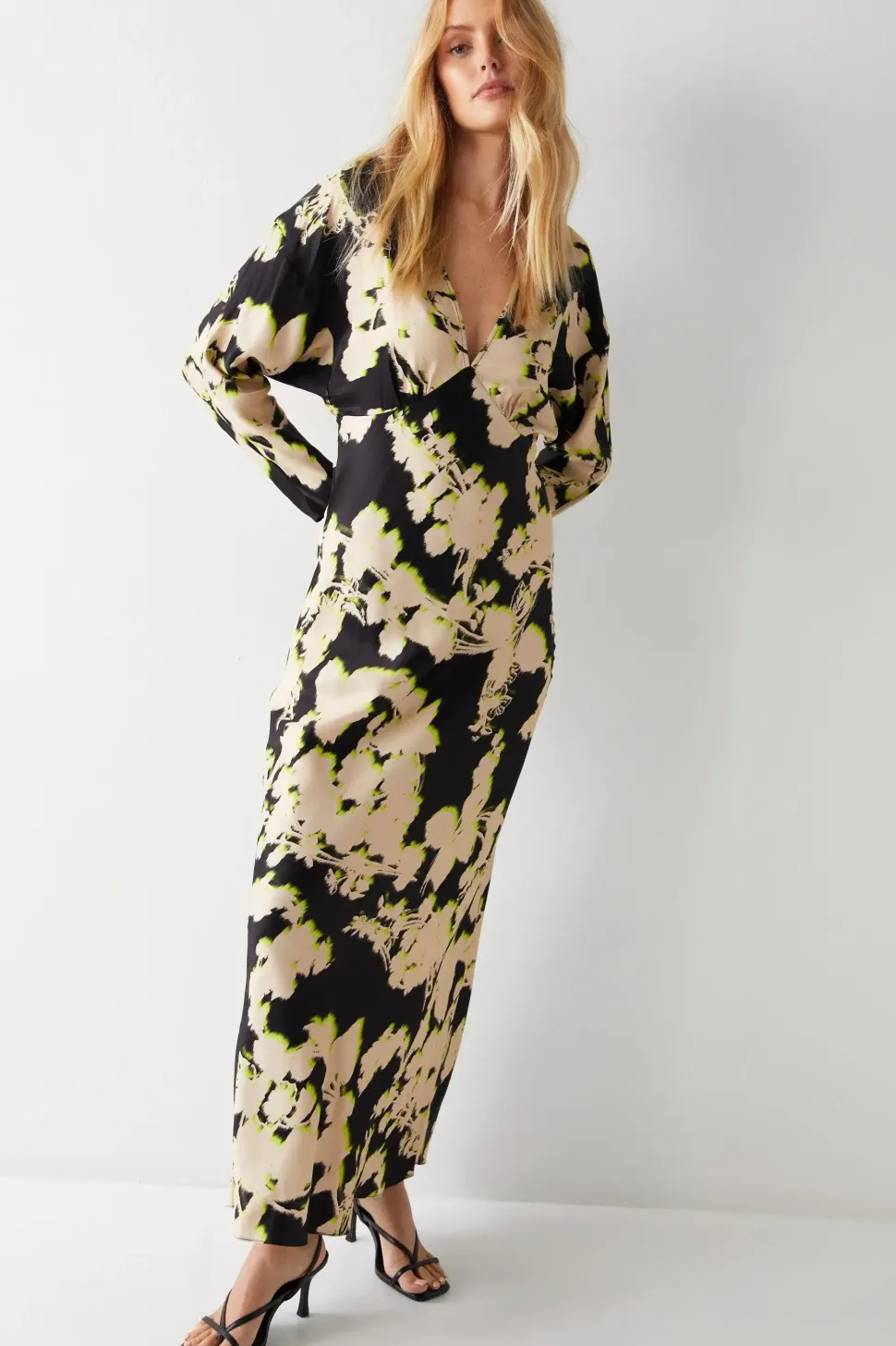Petite Shadow Floral Print Premium Satin Batwing Dress
