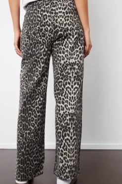 Petite 'Soleil' Leopard Print Wide Leg Denim Jeans