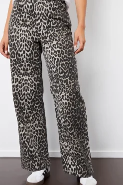 Petite 'Soleil' Leopard Print Wide Leg Denim Jeans