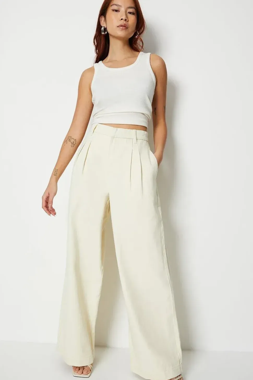 Pleat Front Wide Leg Denim Jeans