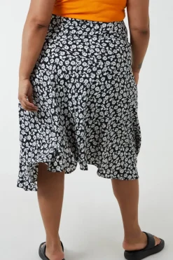 Plus Size Asymmetric Seam Midi Skirt